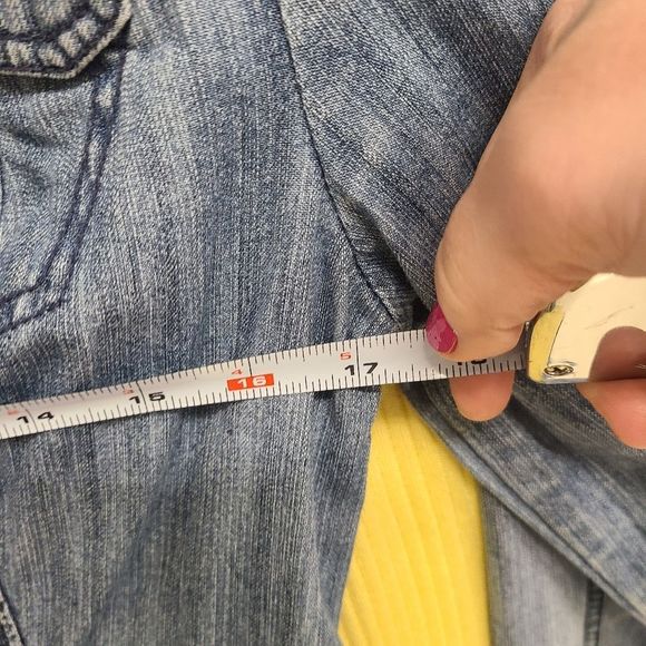 Vintage 90's Tommy Hilfiger Jean Jacket size Medium - Picture 8 of 9